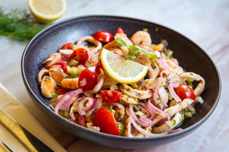 Italienischer Meeresfrüchtesalat mit Staudensellerie | tastybits.de