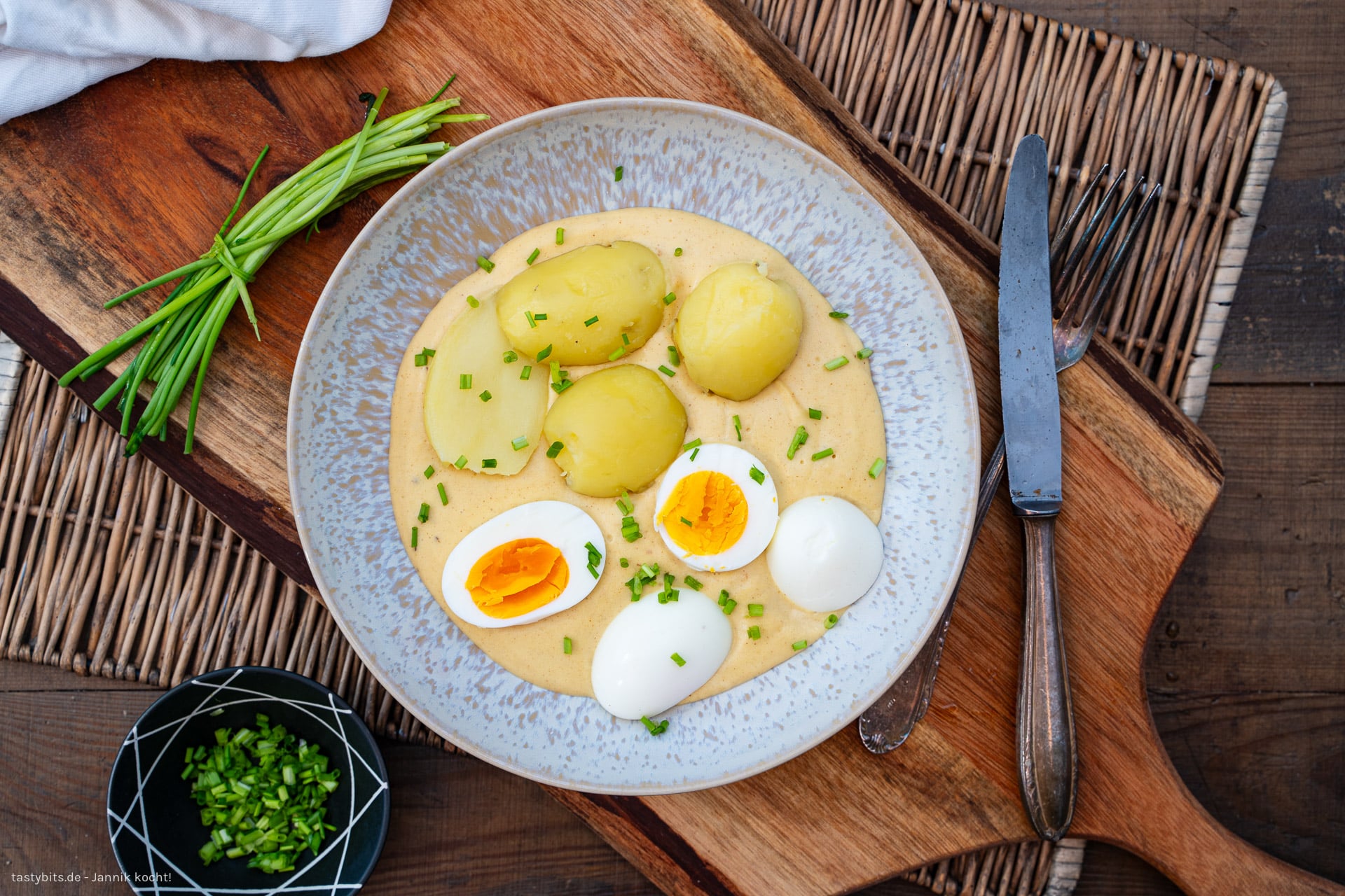 Senfeier mit Kartoffeln (einfaches &amp; schnelles Rezept) | tastybits.de